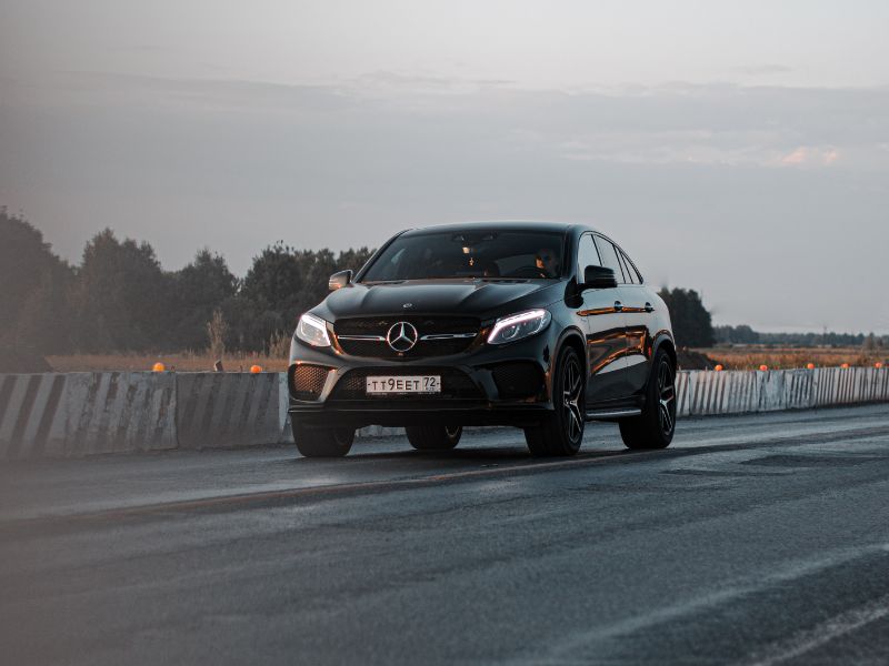 Para qué podemos alquilar un vehículo con conductor