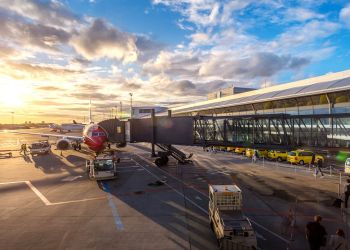 ¿Por qué contratar el servicio a aeropuerto en transfer?